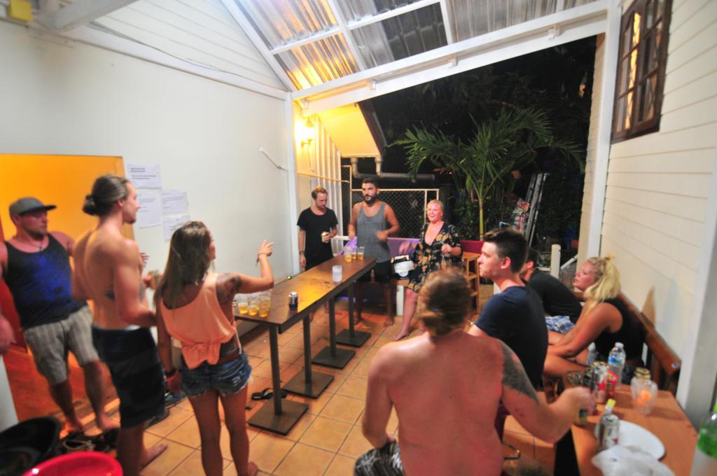 October Hostel Phi Phi Don Exterior photo