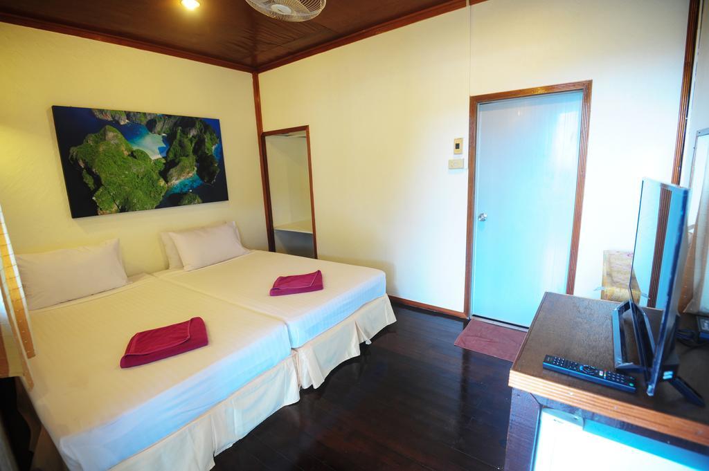 October Hostel Phi Phi Don Exterior photo