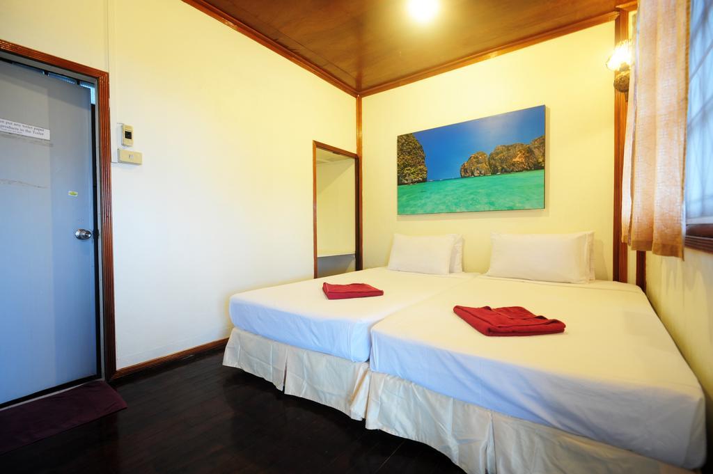 October Hostel Phi Phi Don Exterior photo