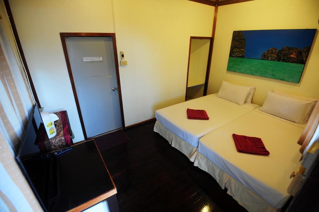 October Hostel Phi Phi Don Exterior photo