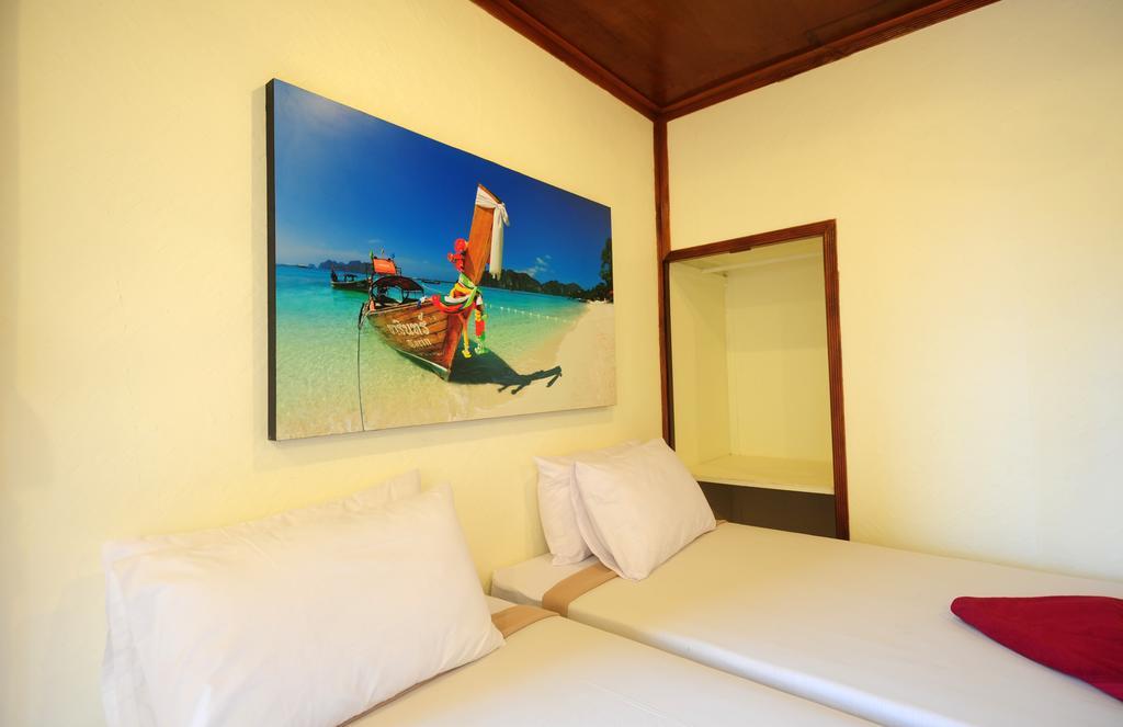 October Hostel Phi Phi Don Exterior photo