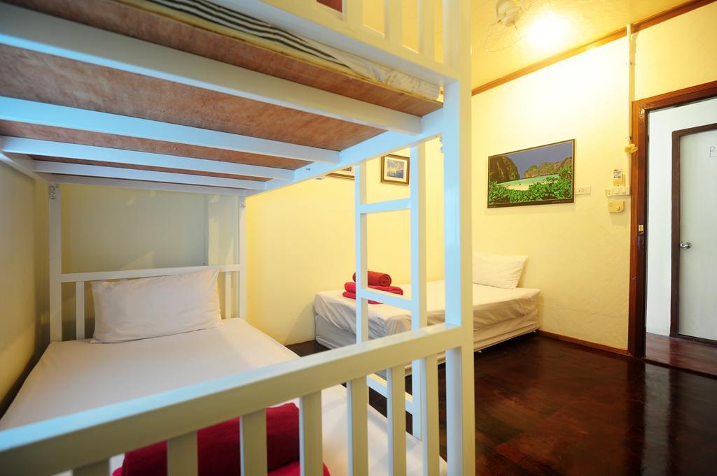 October Hostel Phi Phi Don Exterior photo
